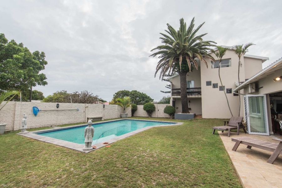 8 Bedroom Property for Sale in Summerstrand Eastern Cape